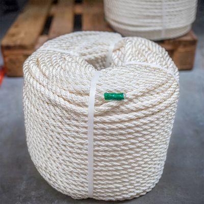Dayanıklı 20mm 3 iplik eğilmiş dayanıklı nilon ipler demirleme/kurtarma/tükleme için Avrupa pazarı için metreye satılır